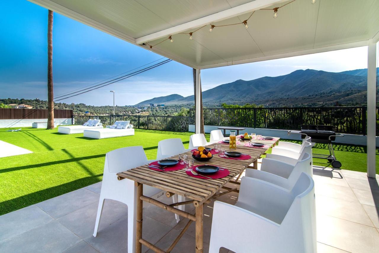 Palm Tree Villa - 5Bdr Paradise Pool / Chill Out Beds Torremolinos Exterior foto