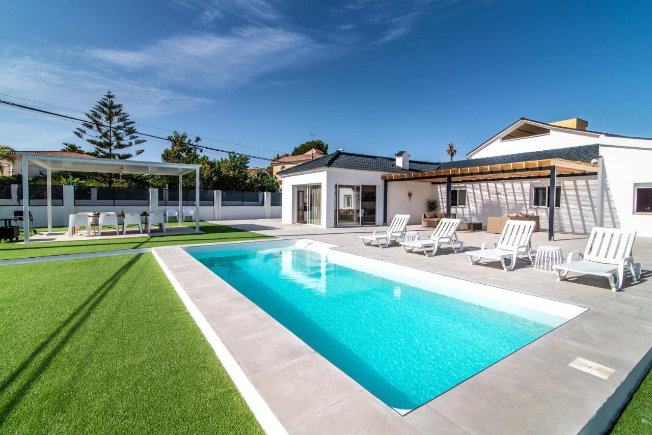 Palm Tree Villa - 5Bdr Paradise Pool / Chill Out Beds Torremolinos Exterior foto