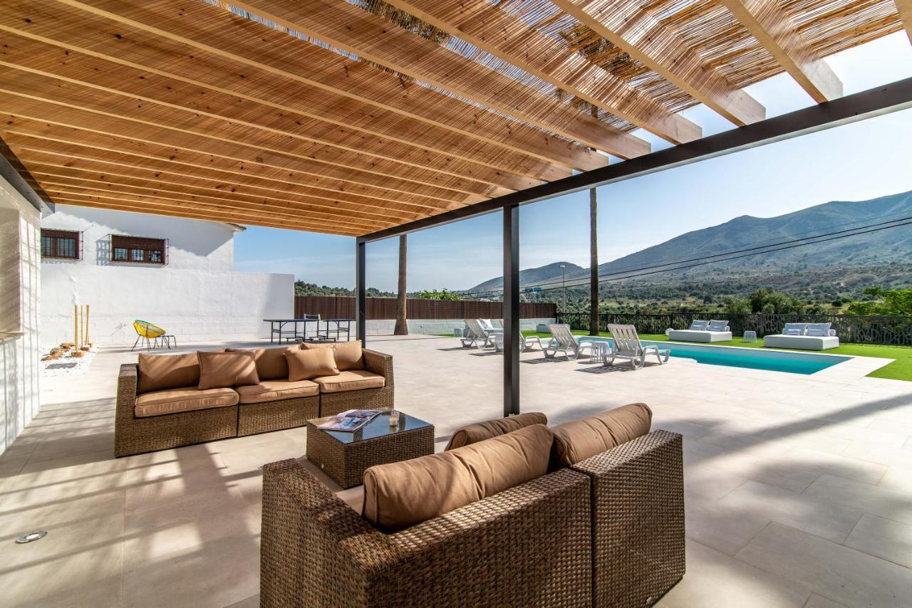 Palm Tree Villa - 5Bdr Paradise Pool / Chill Out Beds Torremolinos Exterior foto
