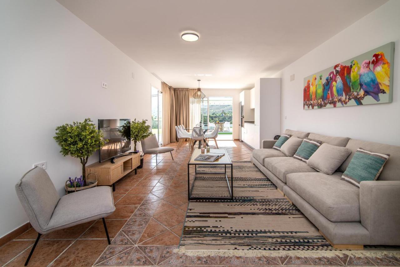 Palm Tree Villa - 5Bdr Paradise Pool / Chill Out Beds Torremolinos Exterior foto